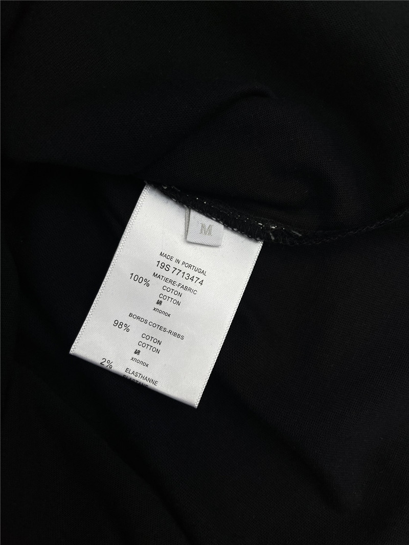 Va1e*ntin0 crew neck short sleeve replica clothing