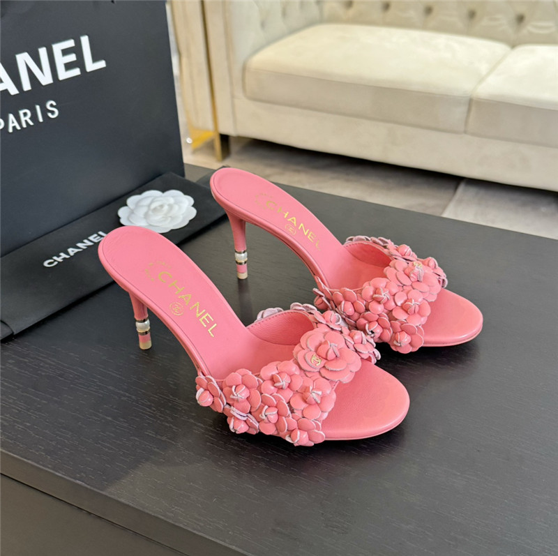 Ch**el camellia heels mules