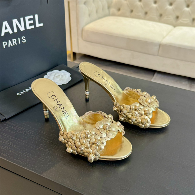 Ch**el camellia heels mules gold