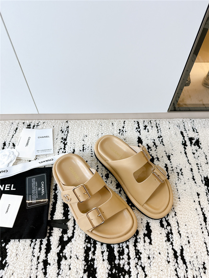 Ch**el buckle platform slippers sandals in beige