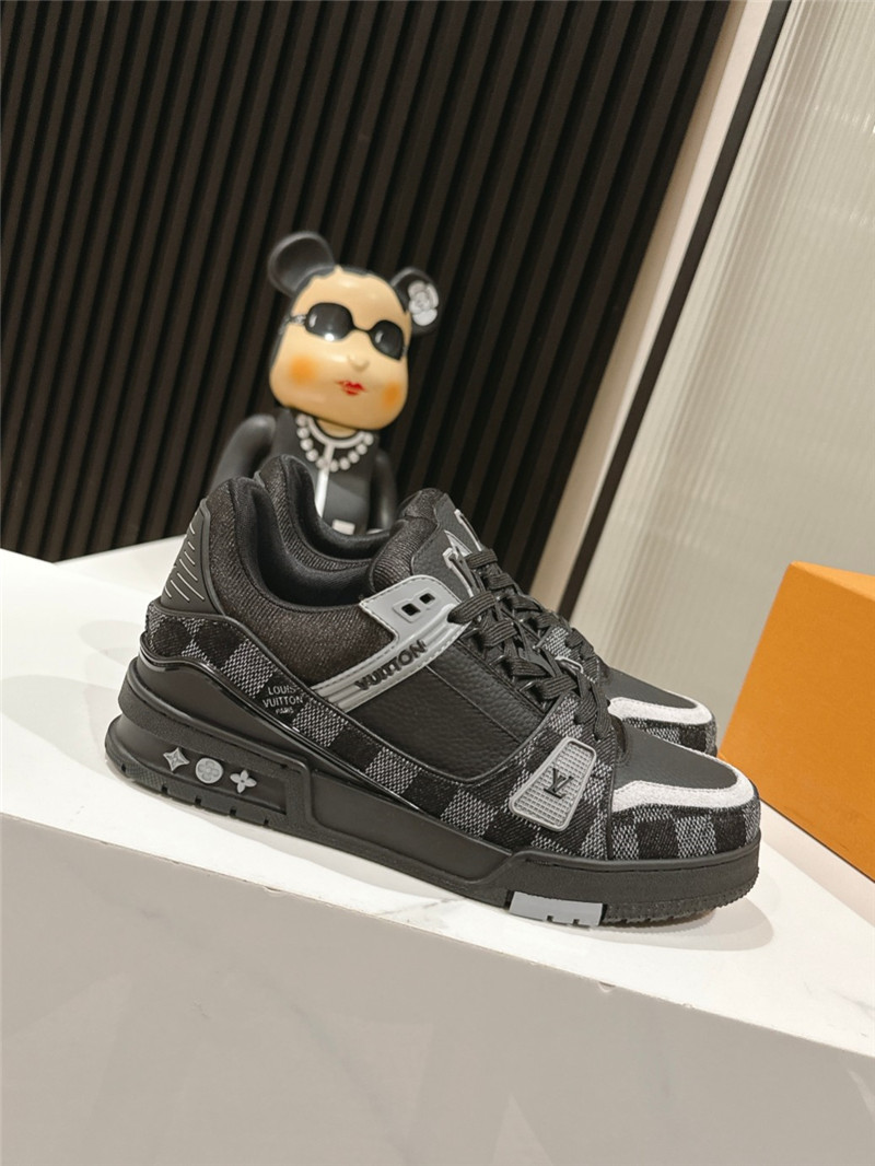l0vis Vvtt0n lv trainer sneakers in black denim