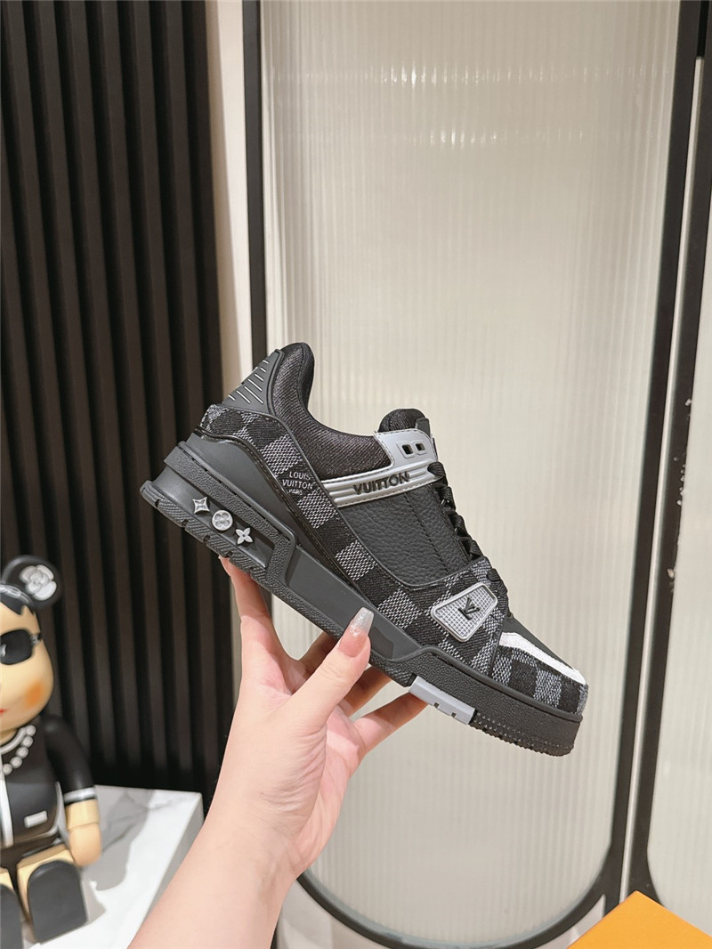 l0vis Vvtt0n lv trainer sneakers in black denim