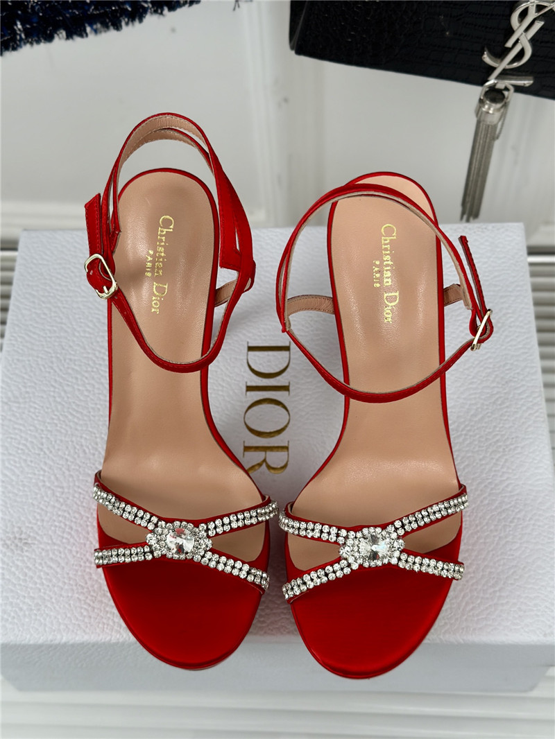 D10r red chain platform high heel sandals