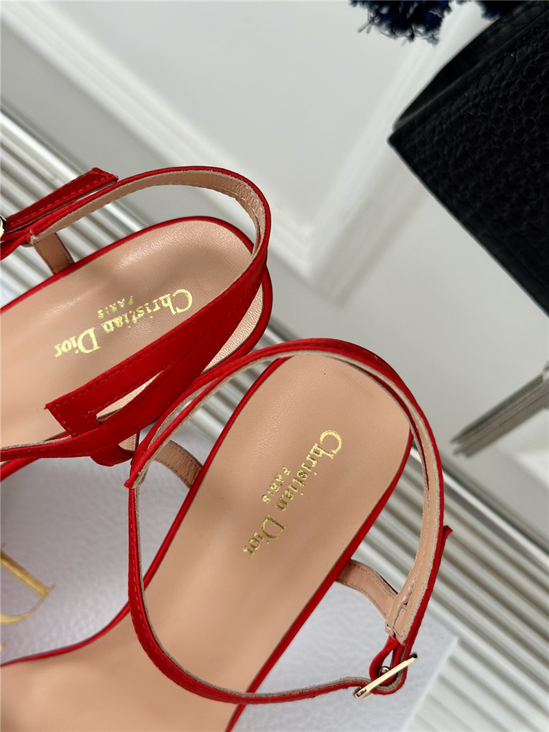 D10r red chain platform high heel sandals