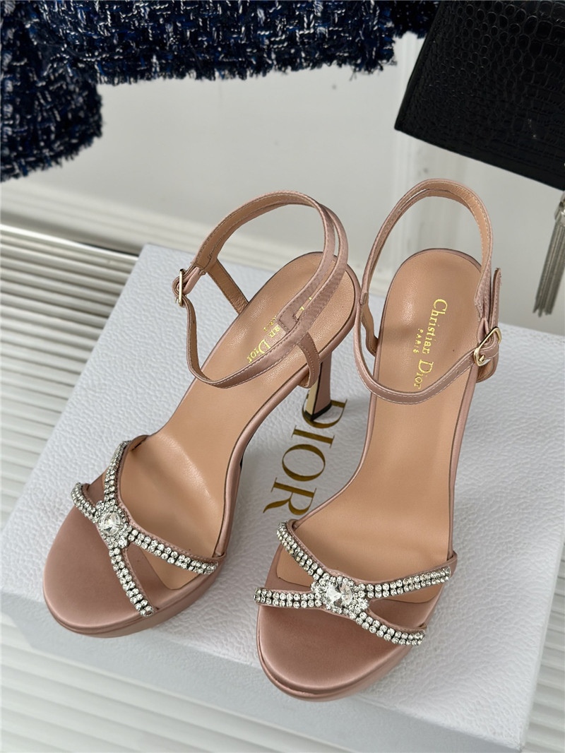 D10r chain platform high heel sandals