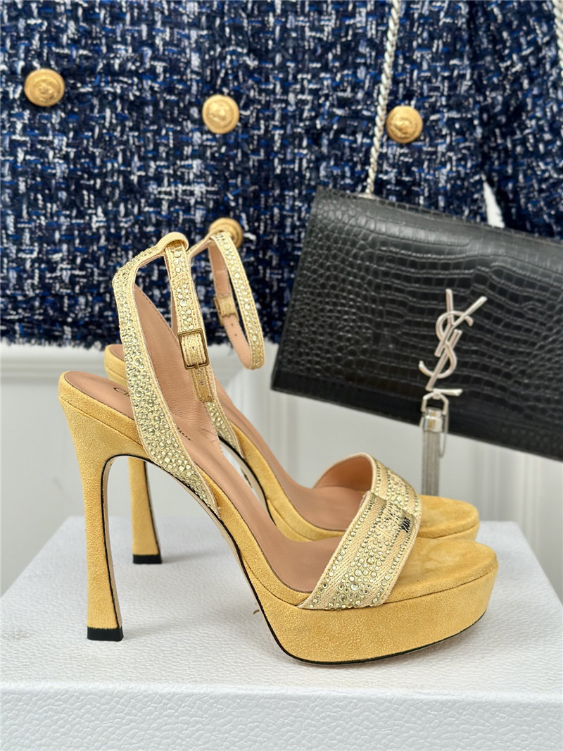 D10r dway heeled platform sandal gold