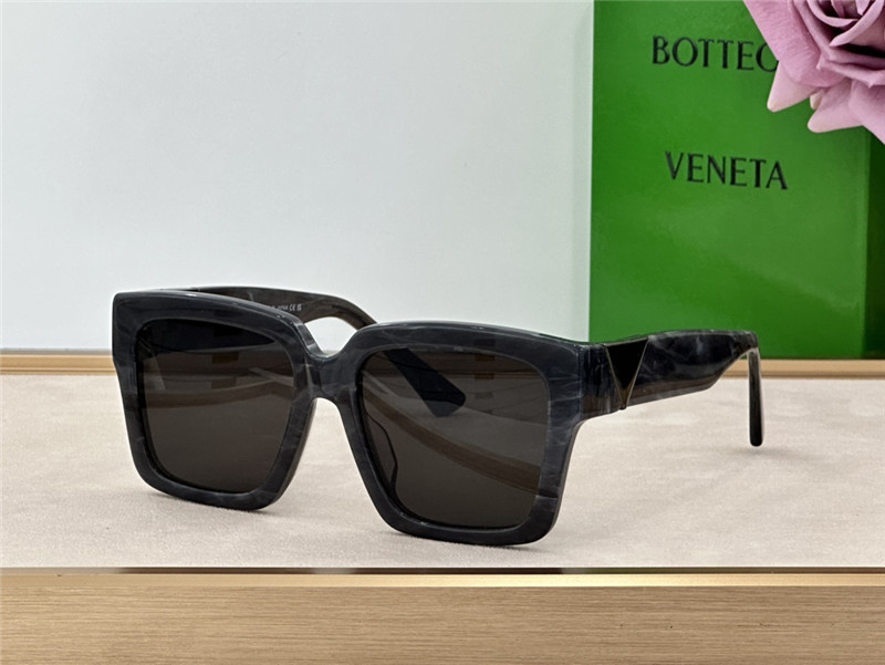 b0tt*ga Ven*ta classic sunglasses