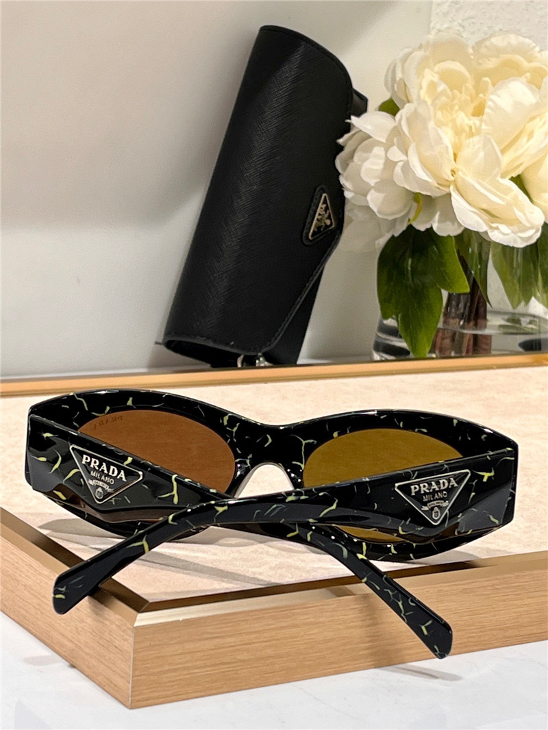 Pra*a retro stylish sunglasses