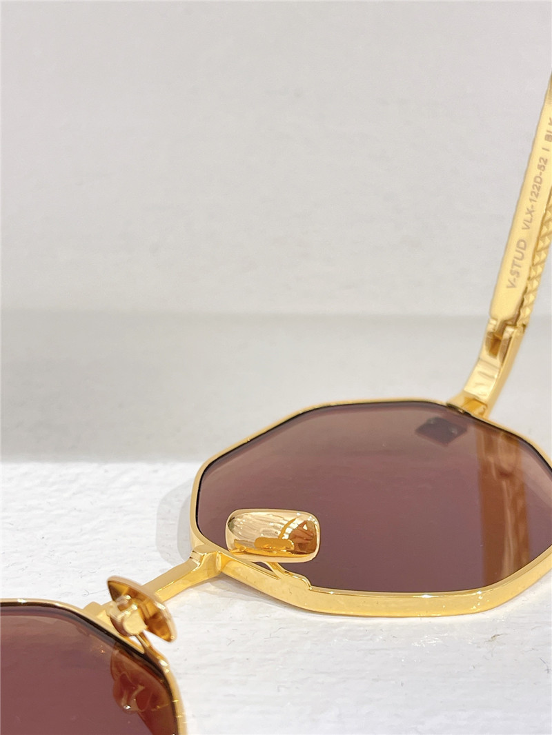 Va1e*ntin0 unique personality sunglasses