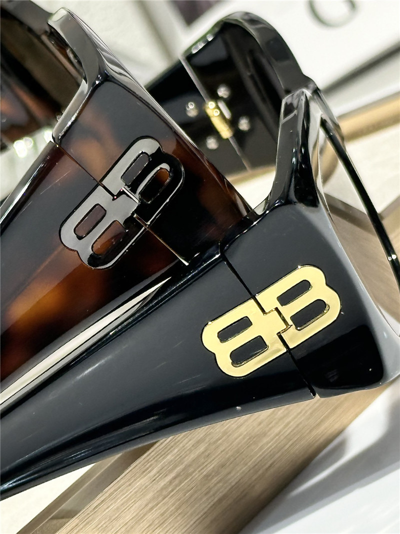 Ba1en*iaga sunglasses