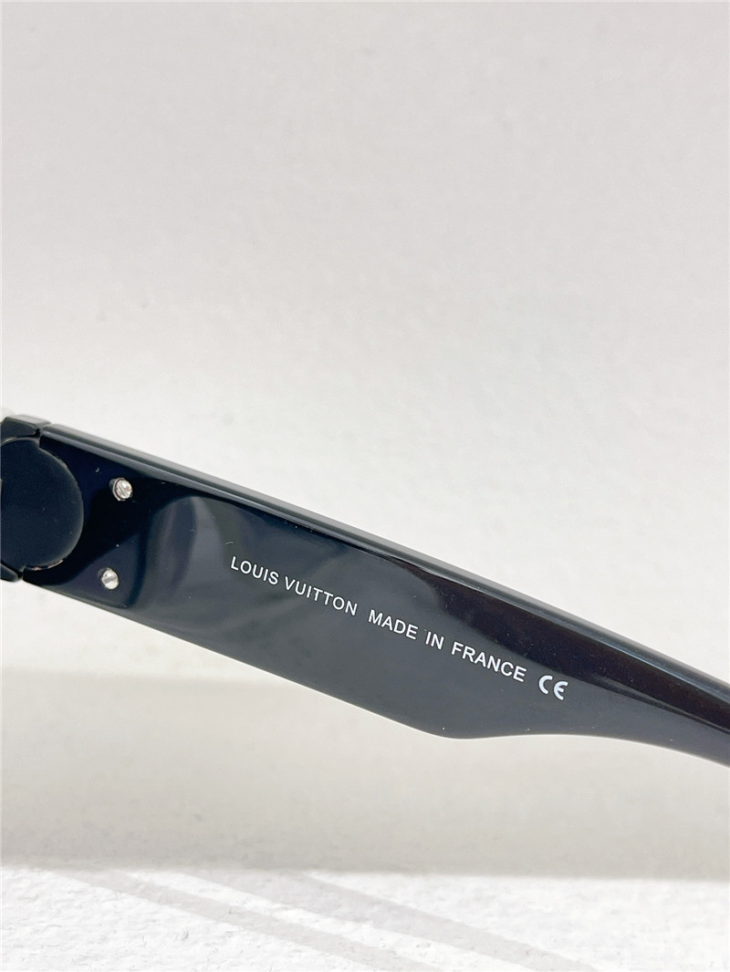 l0vis Vvtt0n lv cool girl sunglasses