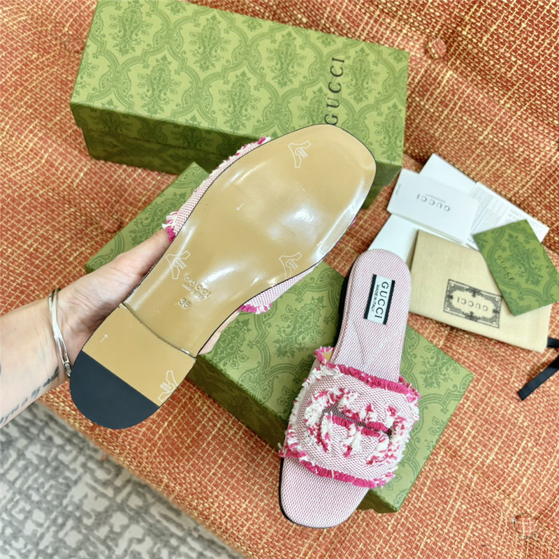 Gvc*1 canvas interlocking g sandals in pink