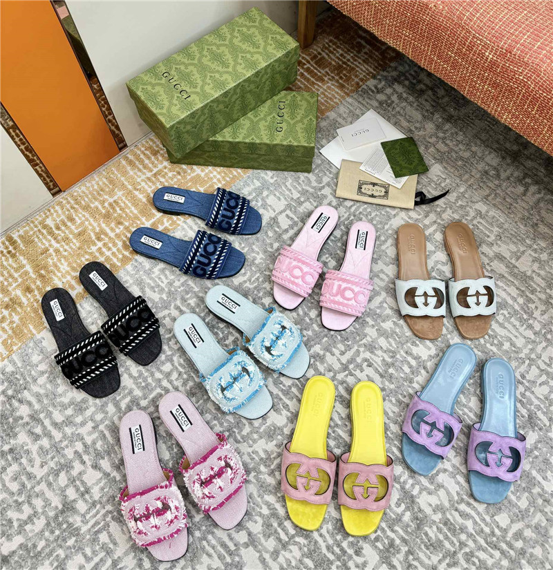 Gvc*1 canvas interlocking g sandals in pink