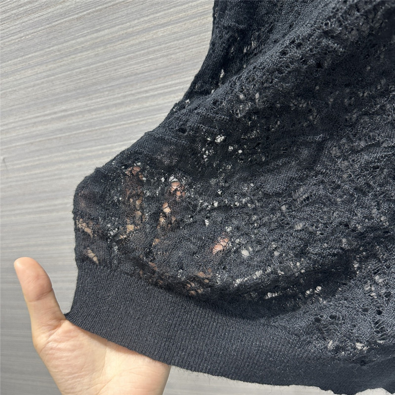 D10r hollow crochet small vest replica clothes