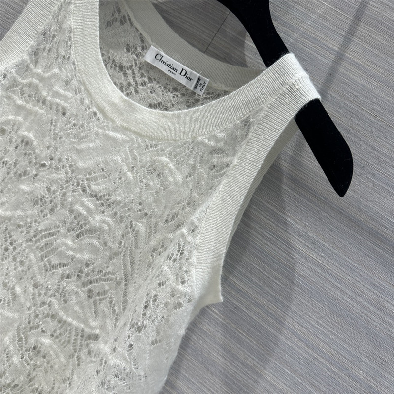 D10r hollow crochet small vest replica clothes