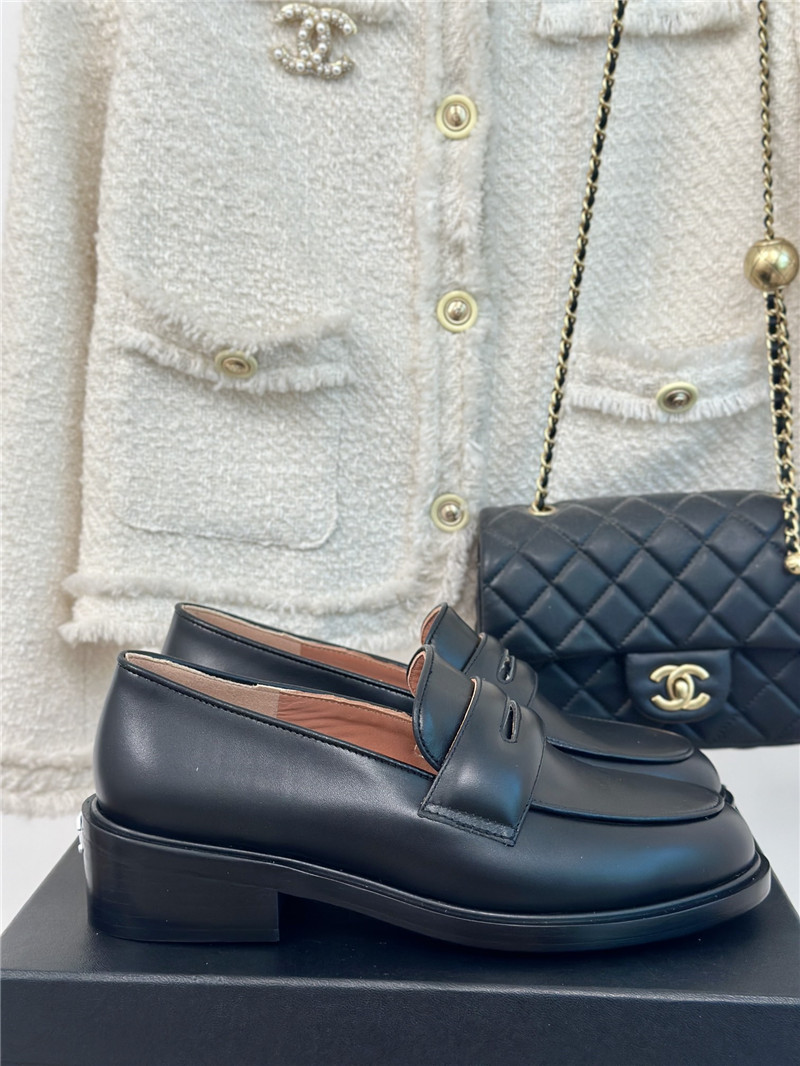 Ch**el women¡¯s black calfskin loafers