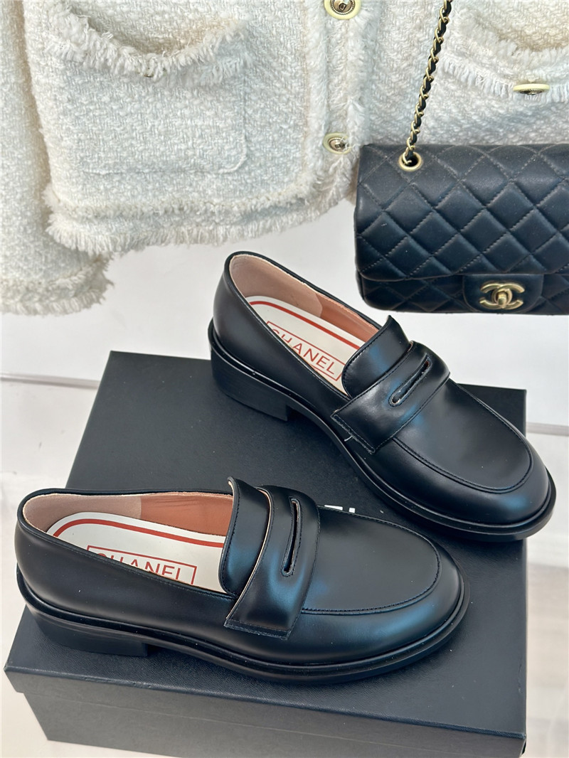 Ch**el women¡¯s black calfskin loafers