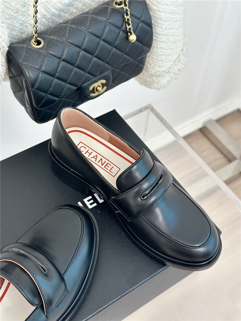 Ch**el women¡¯s black calfskin loafers