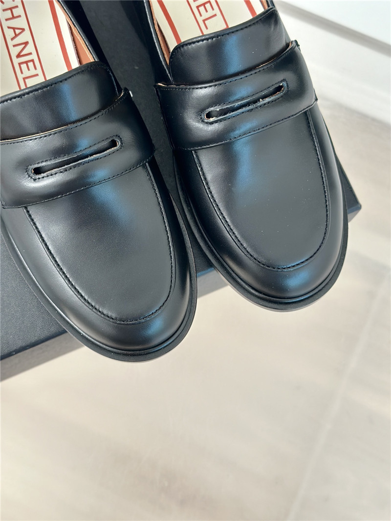 Ch**el women¡¯s black calfskin loafers