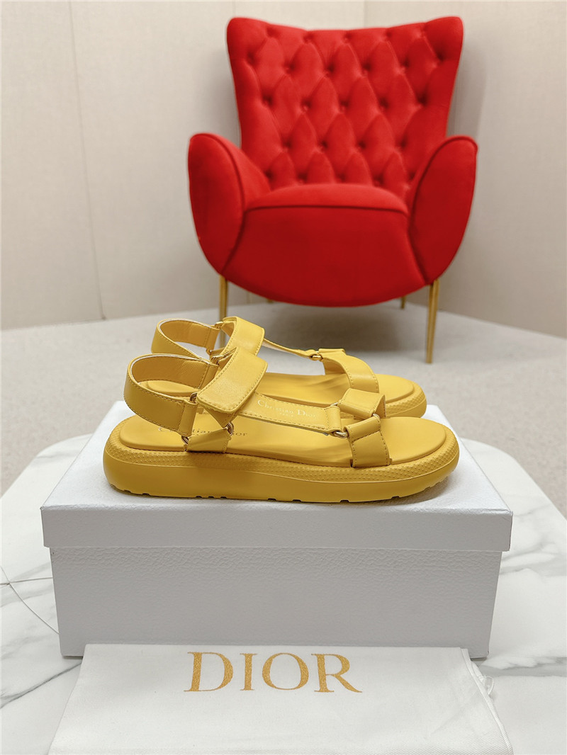 D10r yellow leather d wave sandals