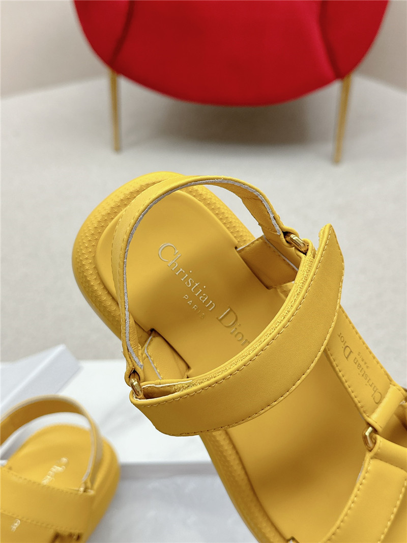 D10r yellow leather d wave sandals