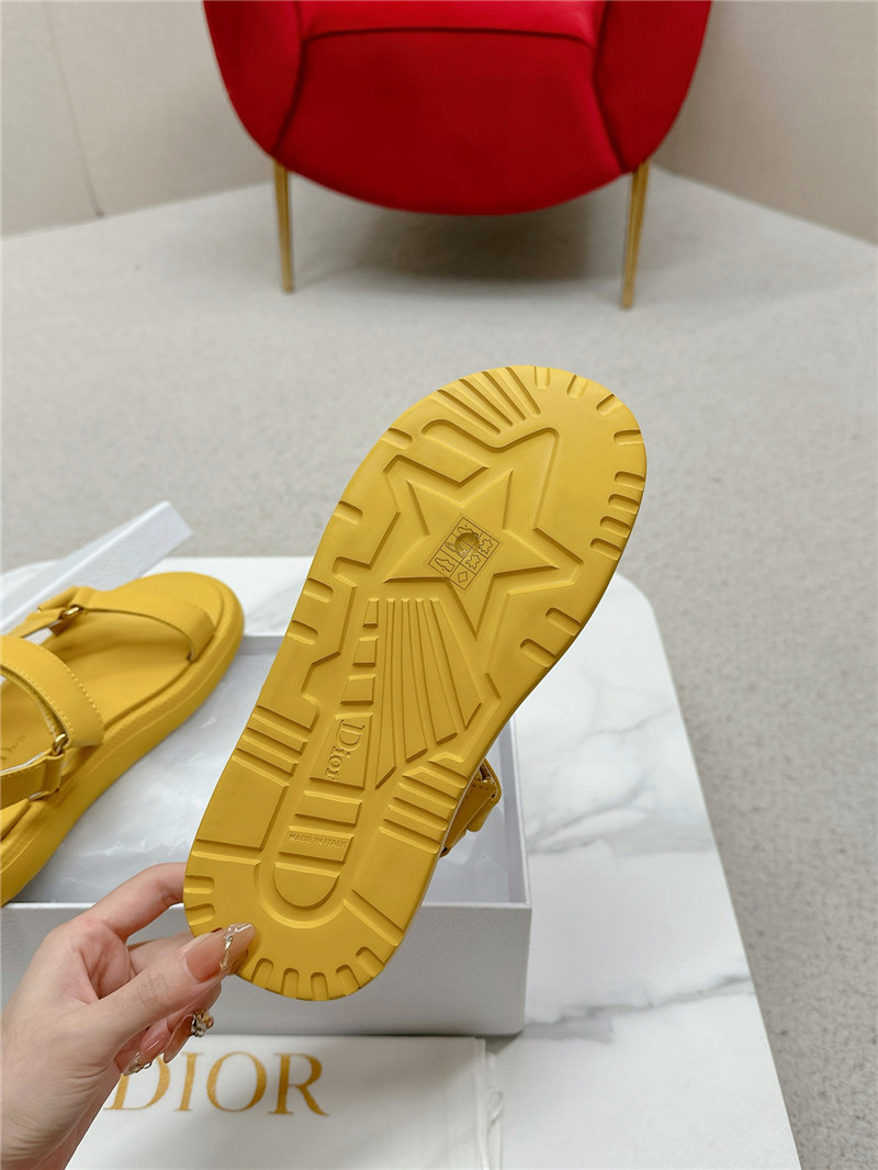 D10r yellow leather d wave sandals