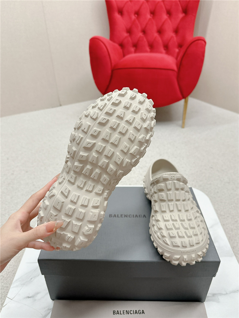 Ba1en*iaga bouncer clog sandals