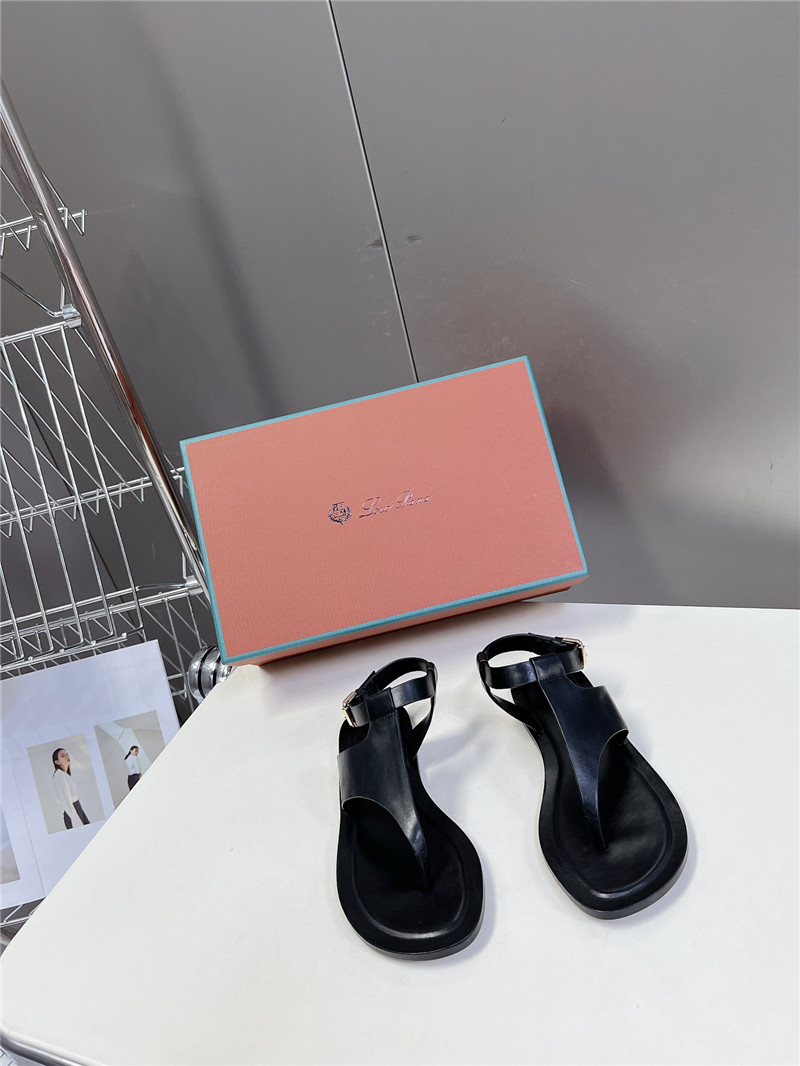 L0r0 P1ana trani open-toe sandals in black