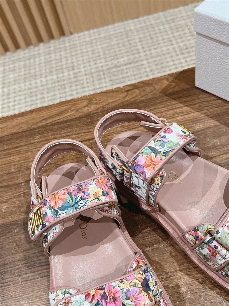 D10r D10ract pink floral print leather sandals