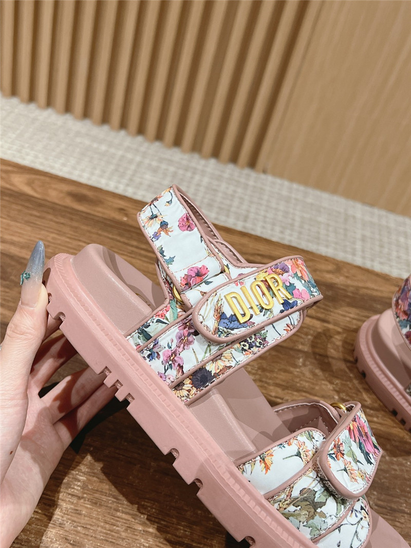 D10r D10ract pink floral print leather sandals
