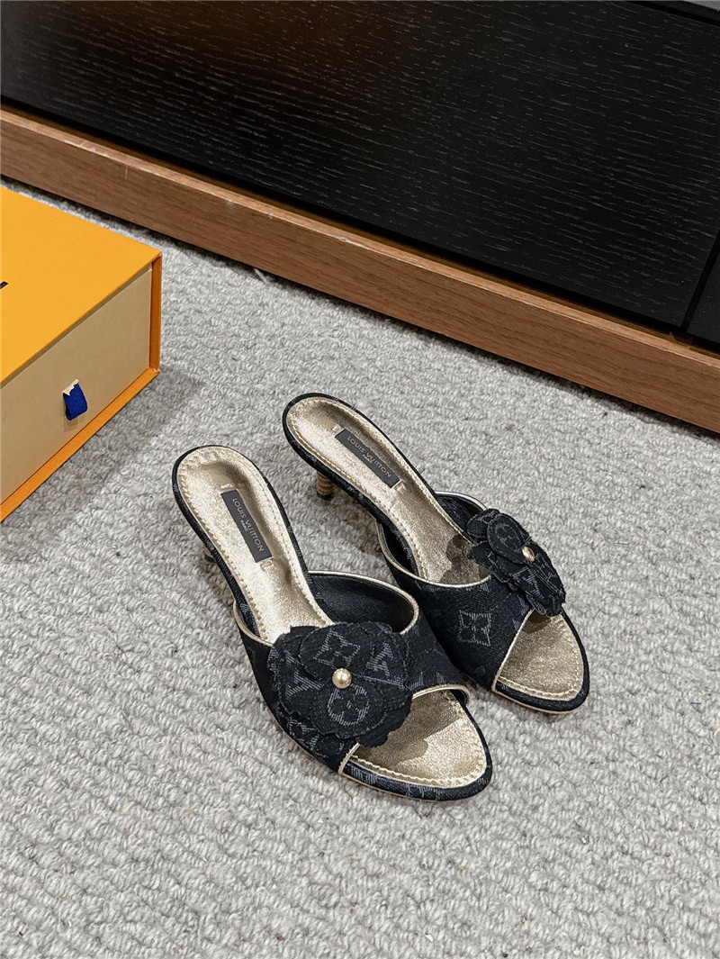 l0vis Vvtt0n black denim kitten heels