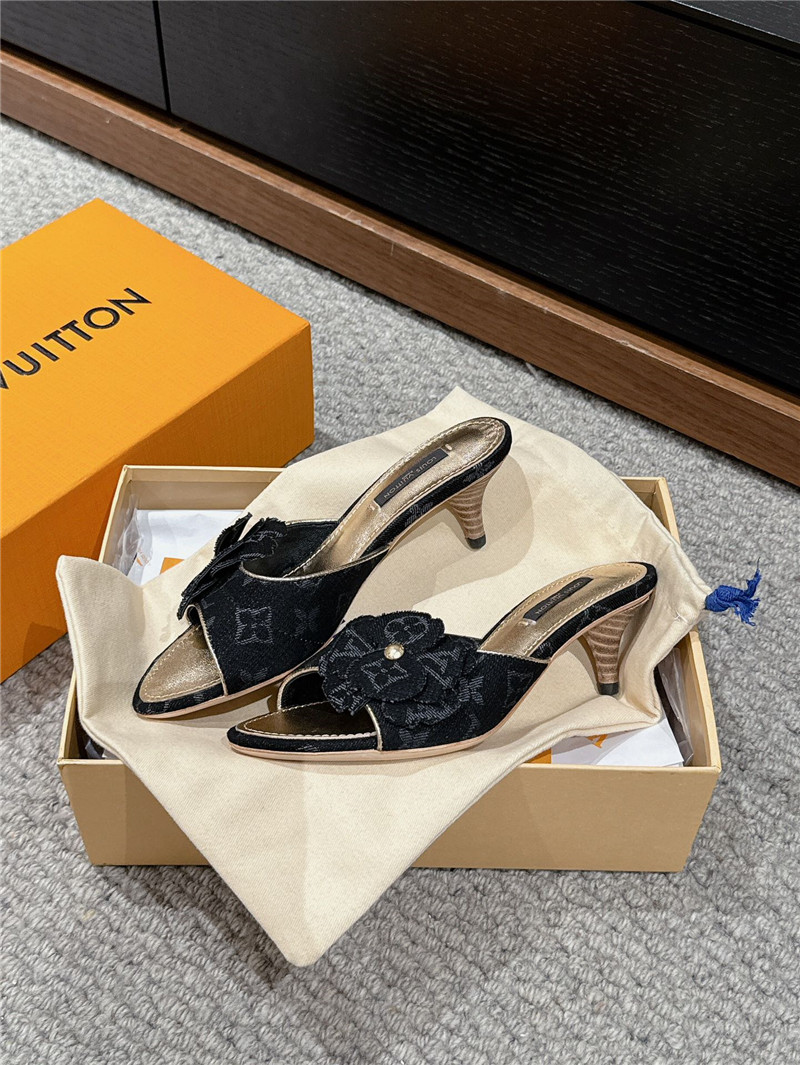 l0vis Vvtt0n black denim kitten heels