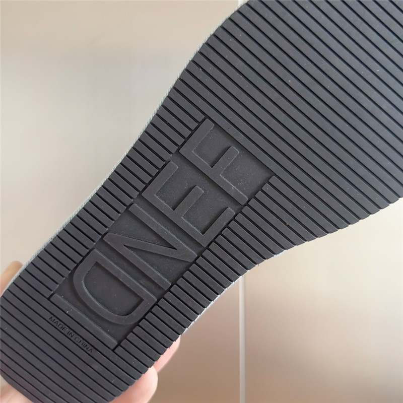 F**di sunshine black platform sandals