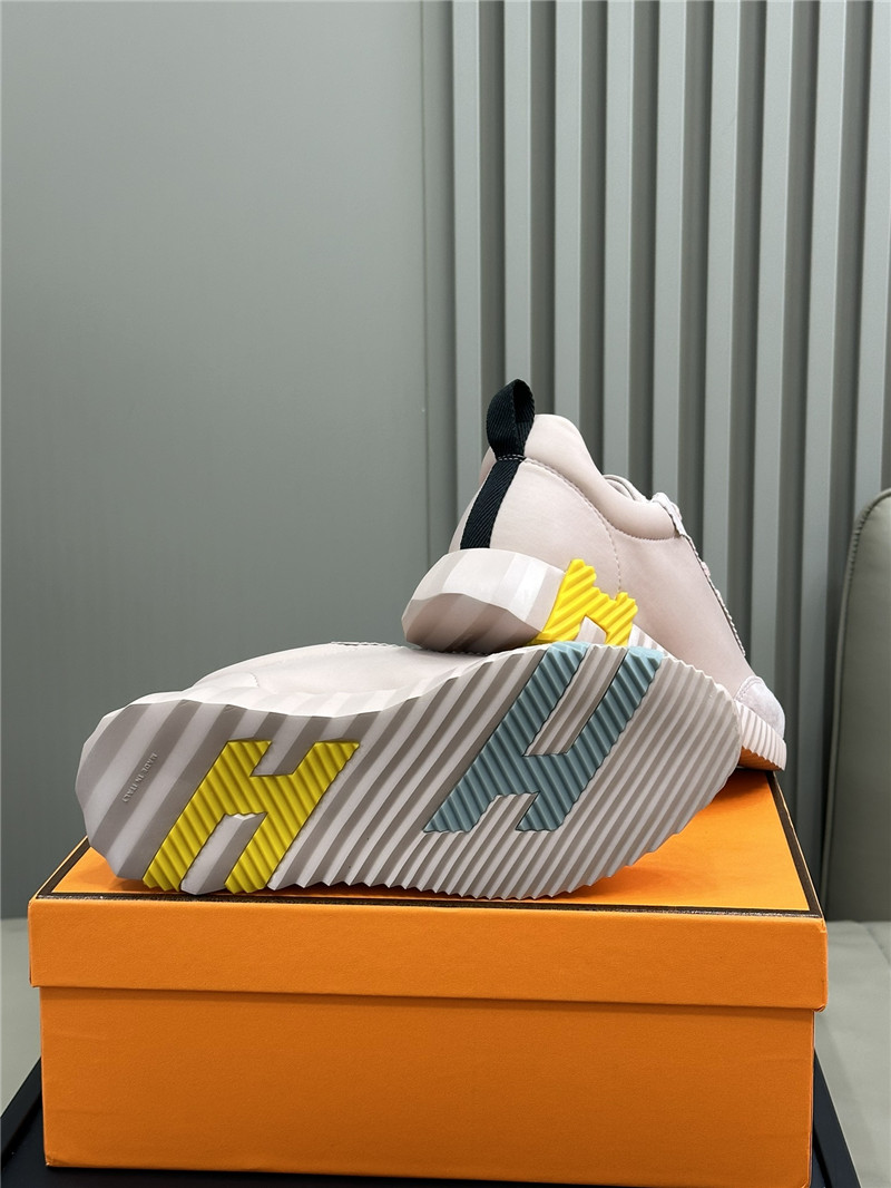 H**me5 bouncing sneaker women