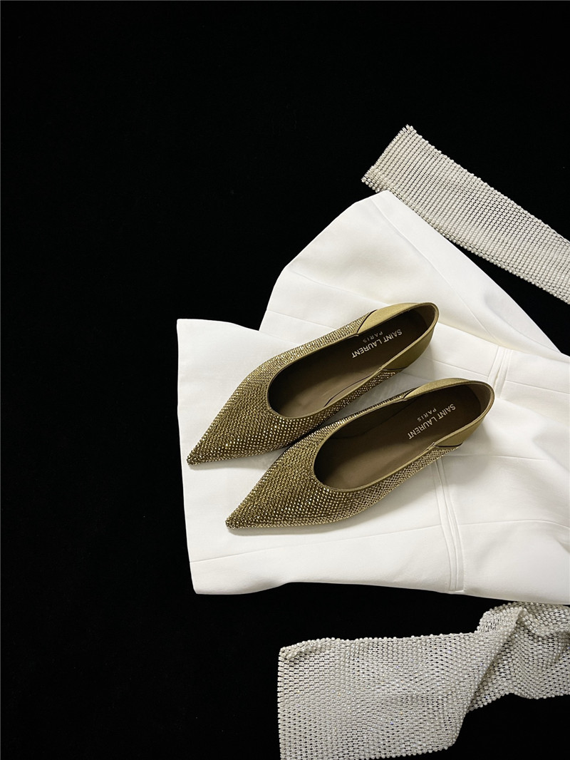 Sa1nt Lau*nt nour pointed toe slippers