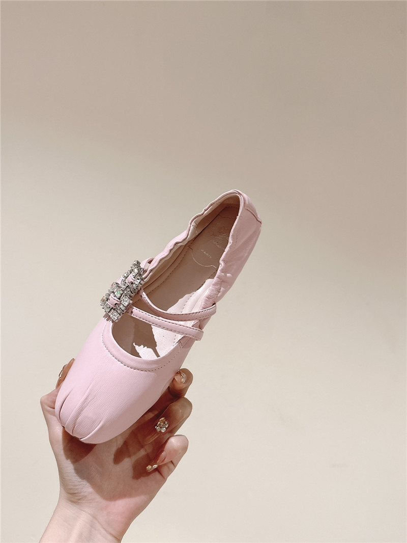 Roger Vivier Mini Strap Leather Ballerina Flats in pink