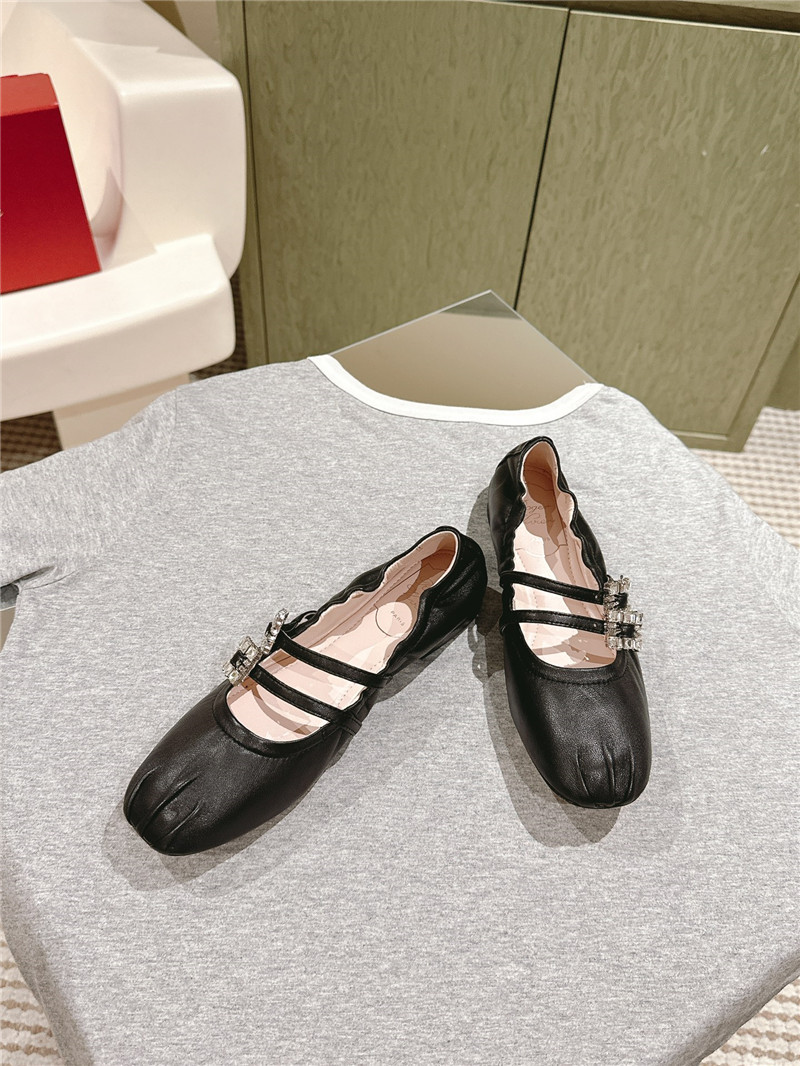 Roger Vivier Mini Strap Leather Ballerina Flats in black