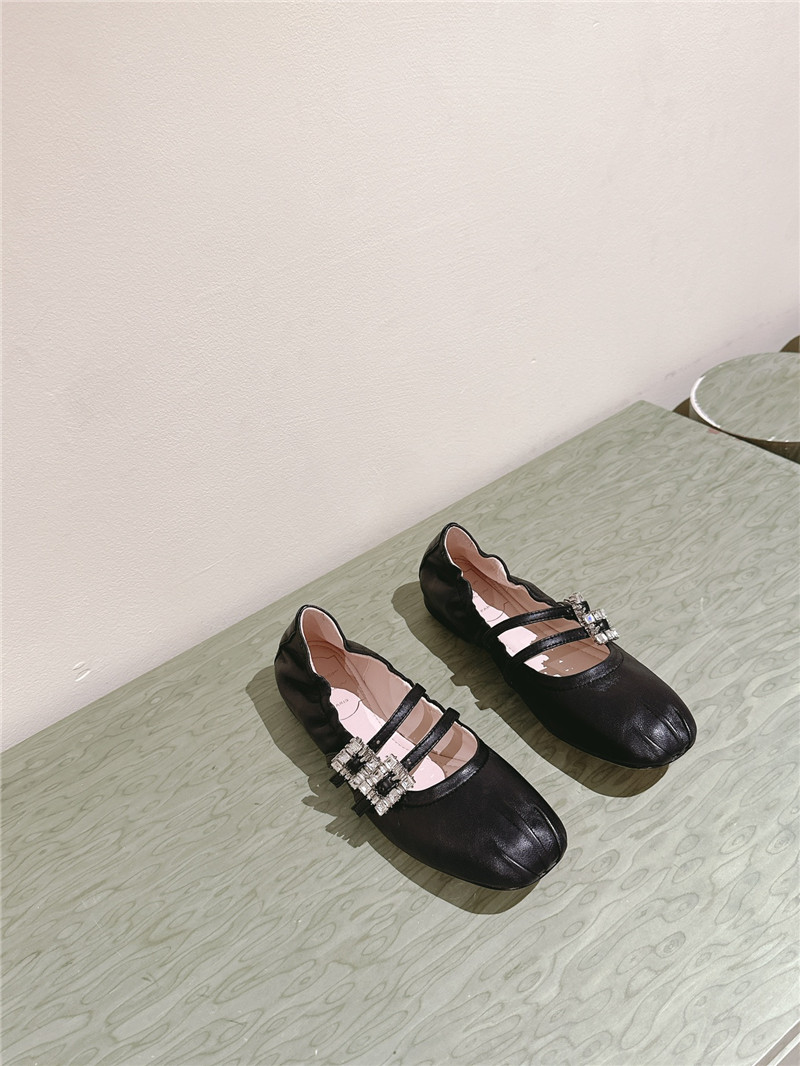 Roger Vivier Mini Strap Leather Ballerina Flats in black