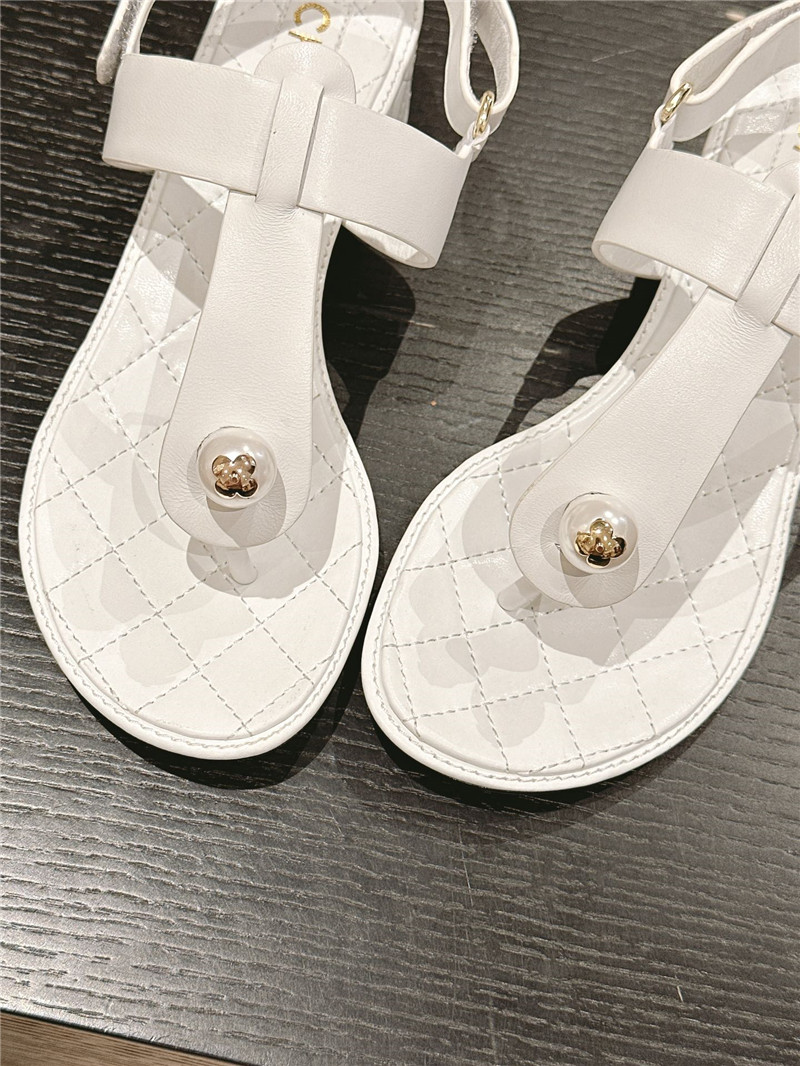 lambskin pearl Ch**el logo sandals white