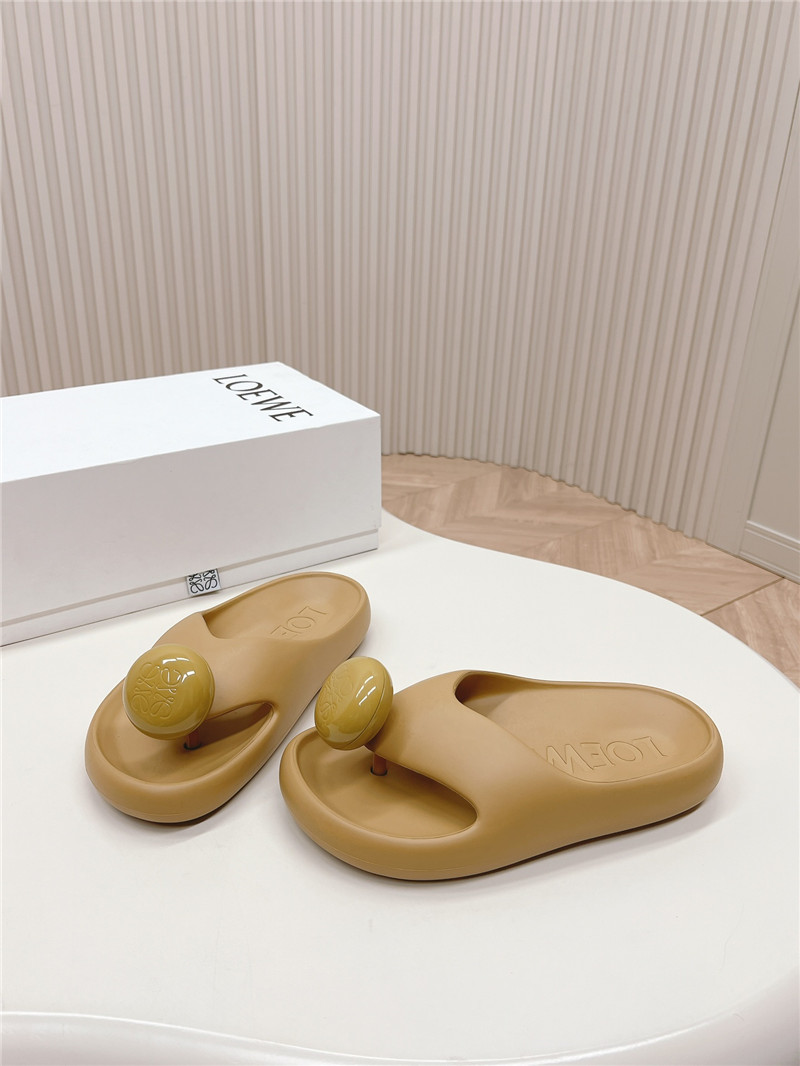 L0ew* bubble thong slide in beige