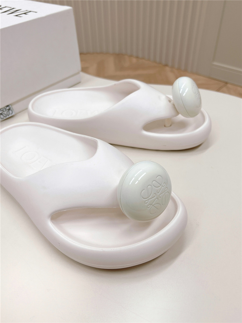 L0ew* bubble thong slide in white