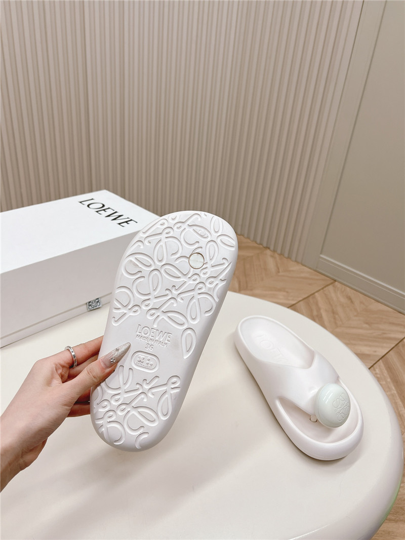 L0ew* bubble thong slide in white