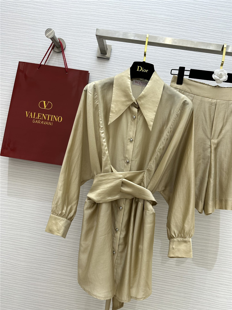 Va1e*ntin0 tie shirt + shorts set replicas clothes