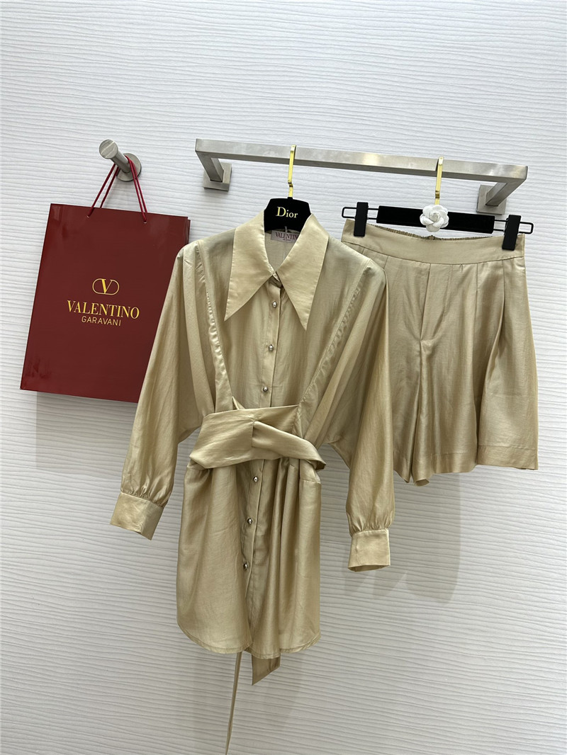Va1e*ntin0 tie shirt + shorts set replicas clothes