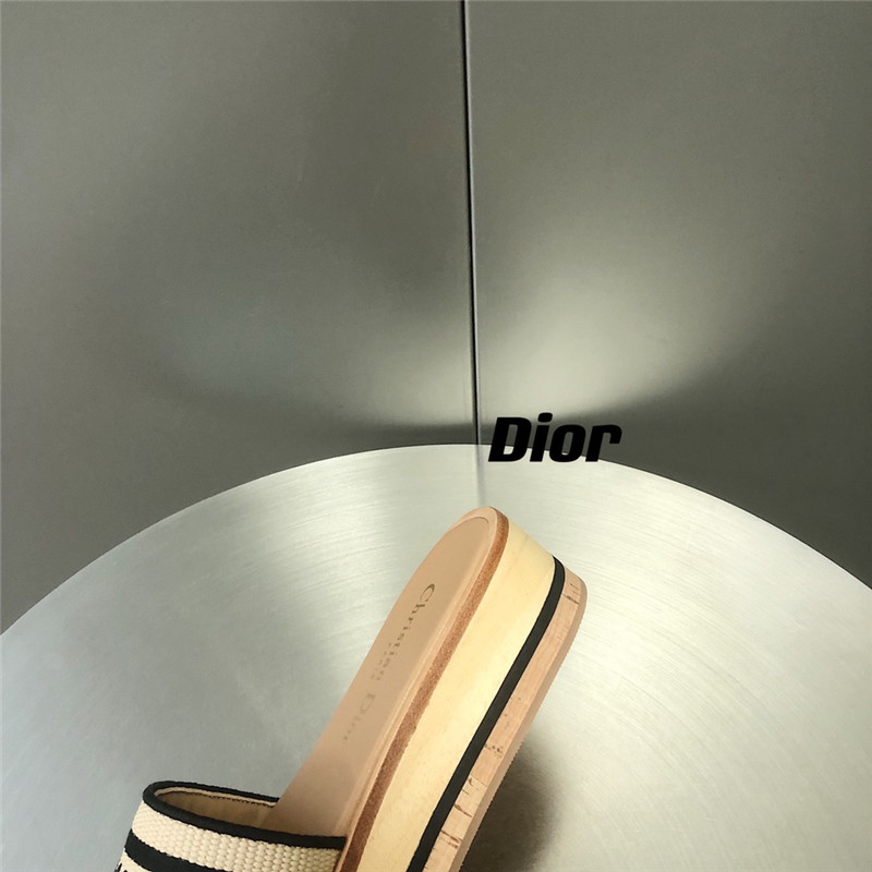 D10r dway platform slide