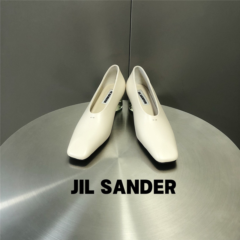 Jil Sander Perspex Block Heel Round-toe Pumps in Beige