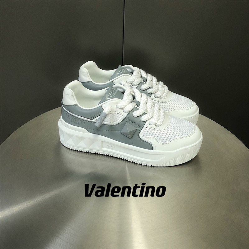 Va1e*ntin0 garavani one stud xl leather sneakers