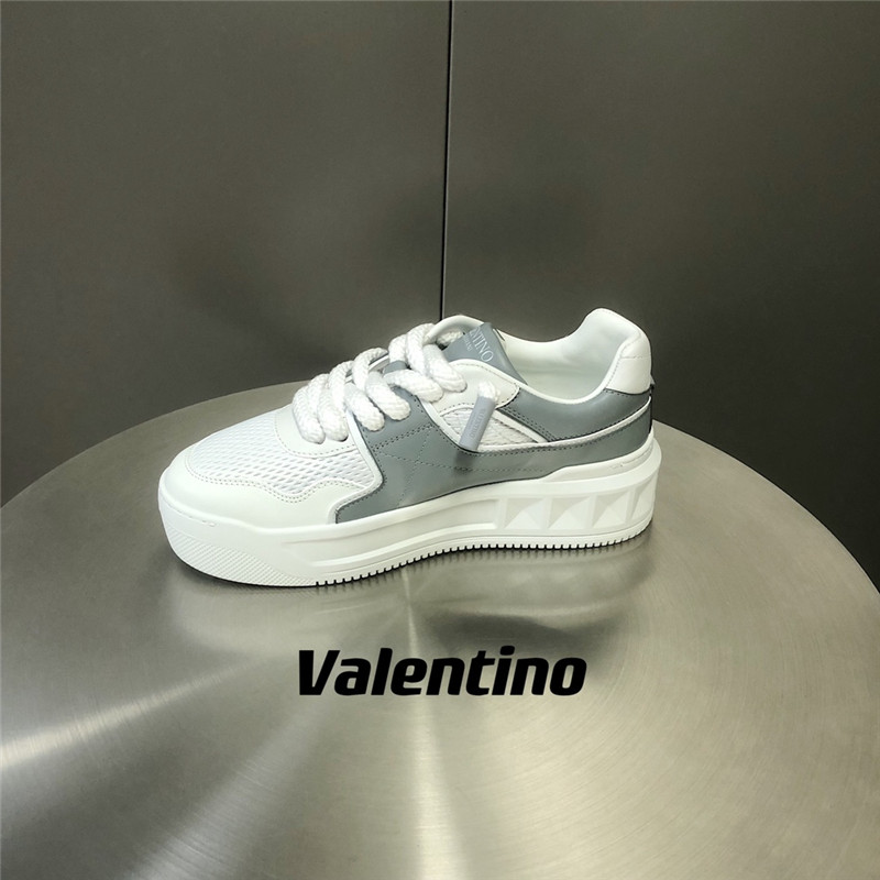 Va1e*ntin0 garavani one stud xl leather sneakers