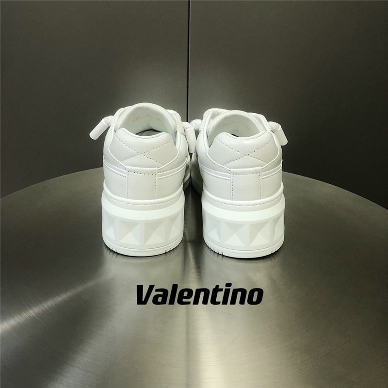 Va1e*ntin0 garavani one stud xl leather platform sneakers