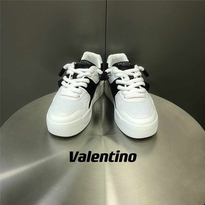 Va1e*ntin0 garavani one stud xl low-top sneakers